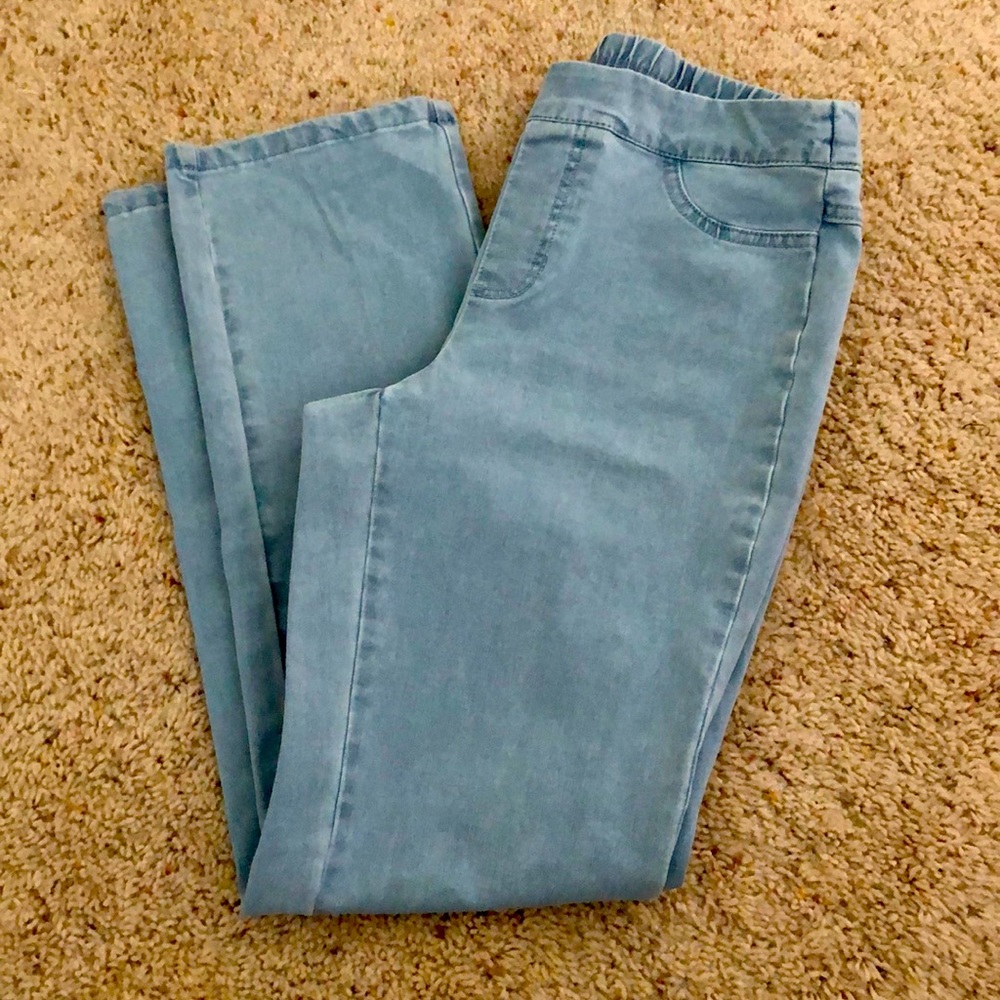 Isaac Mizrahi pull on jeans, never worn. No offers bottom offer listed.